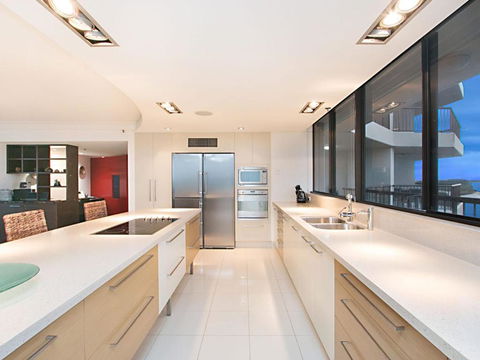 Seascape Apartments Unit 1201 Luxury Apartment With Views Of The Gold Coast & Hinterland - Accommodation Cairns 6