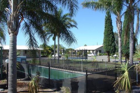 Palm Valley Motel - Accommodation Cairns 0