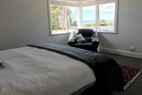 Seaside Retreat - Accommodation Cairns 2