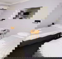 The Australian Hotel Motel Yass - Accommodation Cairns
