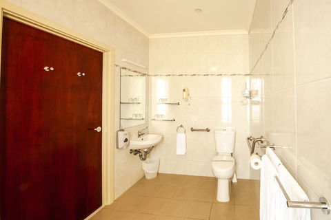 Strath Motel - Accommodation Cairns 2