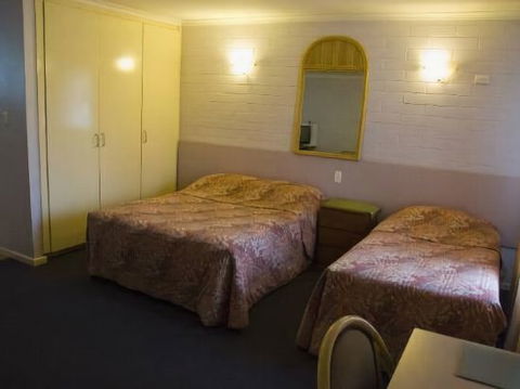 White Gum Motel - Accommodation Cairns 2