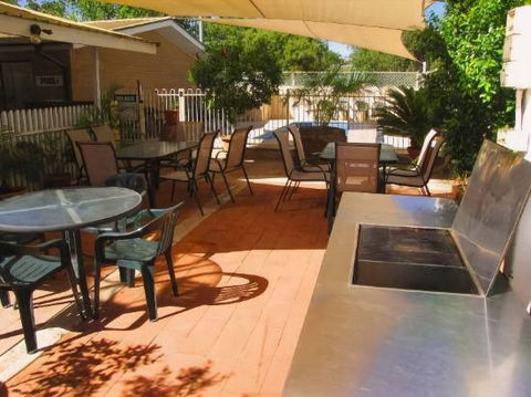 White Gum Motel - Accommodation Cairns 4