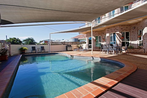 Highlander Motor Inn & Apartments - Accommodation Cairns 2