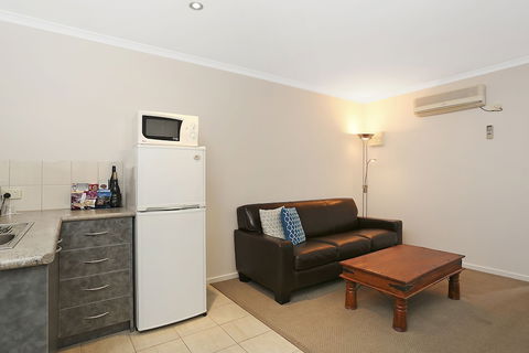 Quality Inn & Suites The Menzies - Accommodation Cairns 2