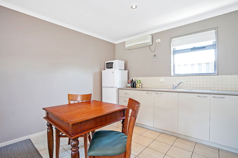 Quality Inn & Suites The Menzies - Accommodation Cairns 6