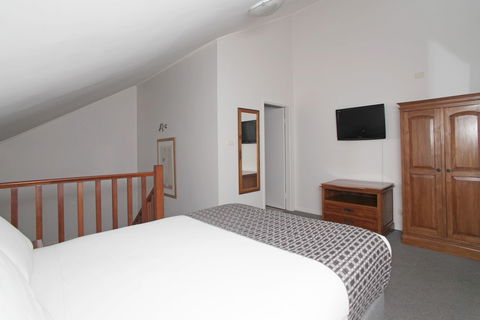 Quality Inn & Suites The Menzies - Accommodation Cairns 1