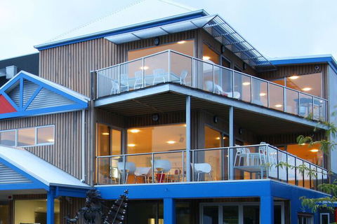 The Island Accommodation - Hostel - Accommodation Cairns 1