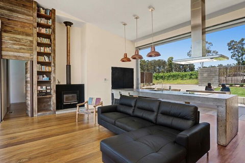 The Longhouse Suite 2 - Accommodation Cairns 5