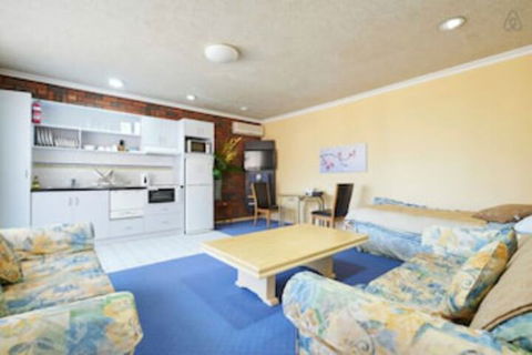 Cottages For Two - Accommodation Cairns 0