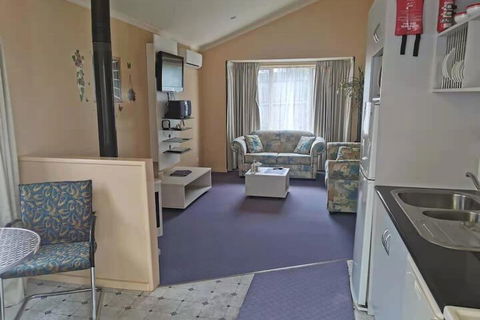 Cottages For Two - Accommodation Cairns 4