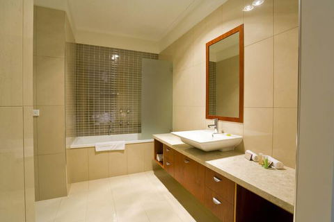 Indulge Apartments Langtree - Accommodation Cairns 7