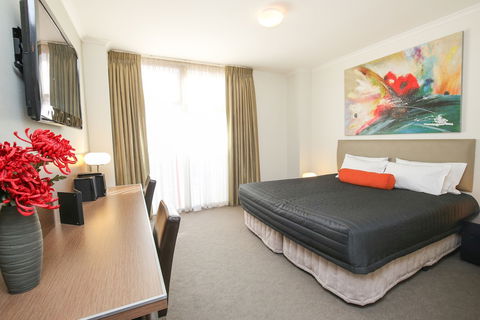 Indulge Apartments - Ontario - Accommodation Cairns 6