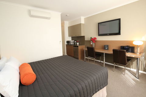 Indulge Apartments - Ontario - Accommodation Cairns 5