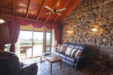 Tuki Retreat - Accommodation Cairns 0