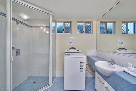 North Cove Waterfront Suites - Accommodation Cairns 4