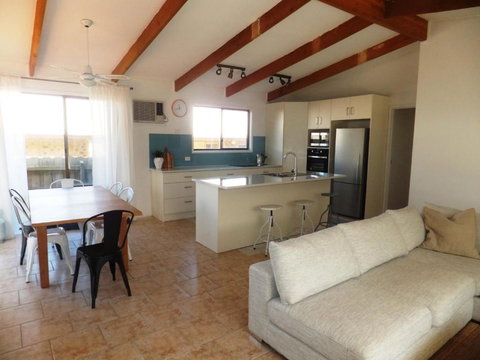 TERRIFIC On TAMARA CRESCENT - Accommodation Cairns 3