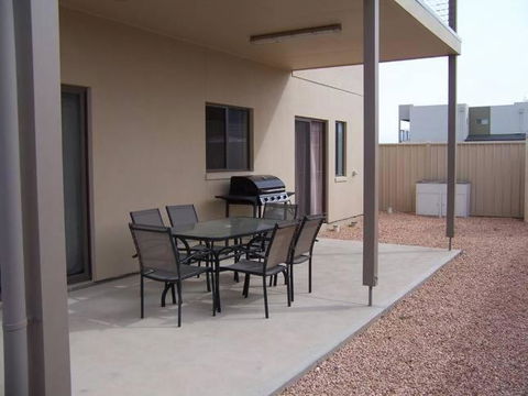 Relax On Par - Accommodation Cairns 4