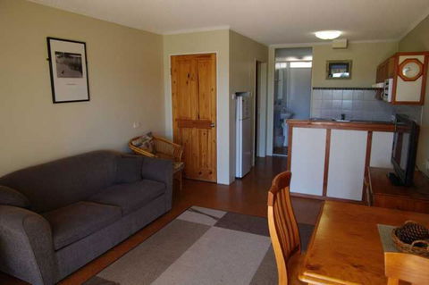 Beachfront 2 25 Willow Street - Accommodation Cairns 5