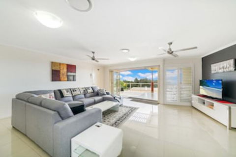 Redcliffe Peninsula Penthouse - Accommodation Cairns 0