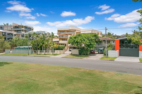 Redcliffe Peninsula Penthouse - Accommodation Cairns 3
