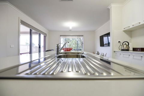 Beischer Apt A - Accommodation Cairns 5