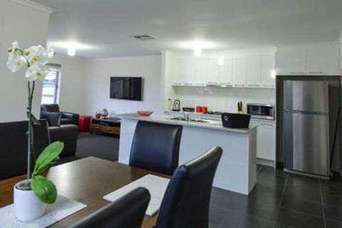 Beischer Apt B - Accommodation Cairns 6