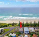 Blue Pacific 1 Across the road from Pippi Beach - Accommodation Cairns