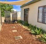 Cute Private Studio Flat with AIRCON - Accommodation Cairns