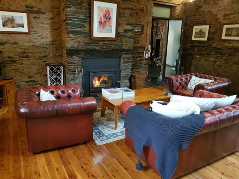 William Hunts Retreat Cypress Studio - Accommodation Cairns 2