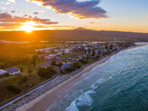 Pacifica 2 Opposite The Beach At Brooms Head - Accommodation Cairns 5