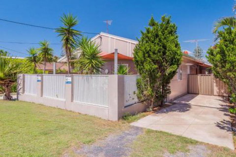 Yamba Daze Sunset Pet Friendly - Accommodation Cairns 4