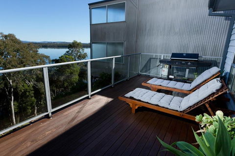 Booti Booti Lakehouse - Accommodation Cairns 2