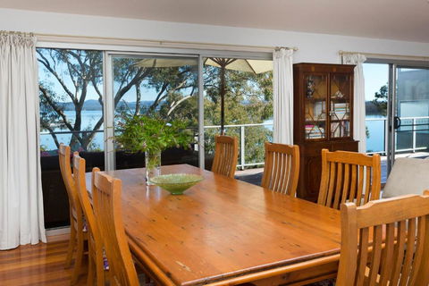 Booti Booti Lakehouse - Accommodation Cairns 3