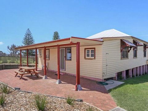 Yamba Pilot Cottage 1 Pets Welcome Close To Beach - Accommodation Cairns 4