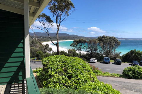BURGESS COTTAGE King Bed For Couples - Accommodation Cairns 5