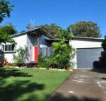 10 Double Island Drive Modern family home centrally located swimming pool  outdoor area - Accommodation Cairns
