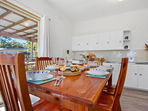 Beach Escape At Currarong Basic Family Accommodation - Accommodation Cairns 3
