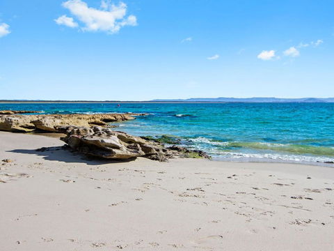 Beach Escape At Currarong Basic Family Accommodation - Accommodation Cairns 2