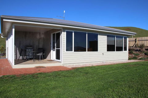 Penguin Seaside Farm - Accommodation Cairns 1