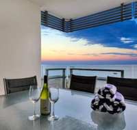 Oceana Darwin Central Oceanfront 3 bedroom 2 Lounge Room Pool Gym Tennis Court Sleeps 9 - Accommodation Cairns
