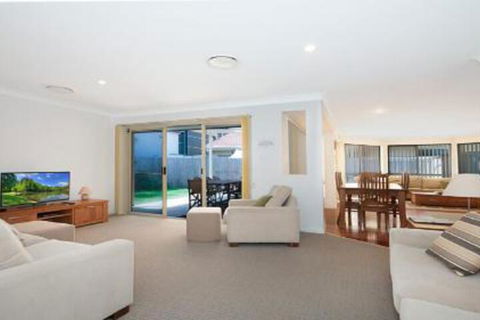 Seachange Foxtel Netflix WiFi - Accommodation Cairns 4