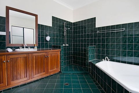 Robins Place - Accommodation Cairns 4