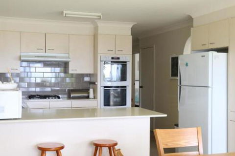 Beachside Husky Waterfront - Accommodation Cairns 2