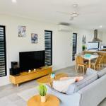 AIRLIE BEACH Delight. Hop Skip Jump To Everything - Accommodation Cairns 0