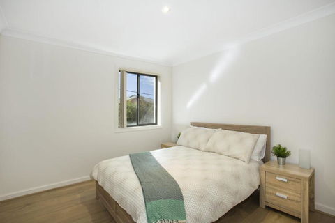 Dolphin Views Unit 5 Of 14 Dolphin St - Accommodation Cairns 1