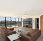 Seascape Apartments Unit 1201A Luxury apartment with views of the Gold Coast  Hinterland - Accommodation Cairns