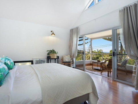 EAST COAST ESCAPES Lighthouse Studio - Accommodation Cairns 3