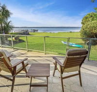 Eagle Point Getaway Waterfront Serenity - Accommodation Cairns
