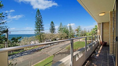 By The Sea Unit 4 13 Esplanade Kings Beach - Accommodation Cairns 5